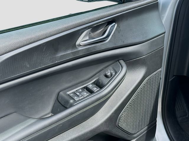 Used 2024 Jeep Grand Cherokee Altitude RWD image 21