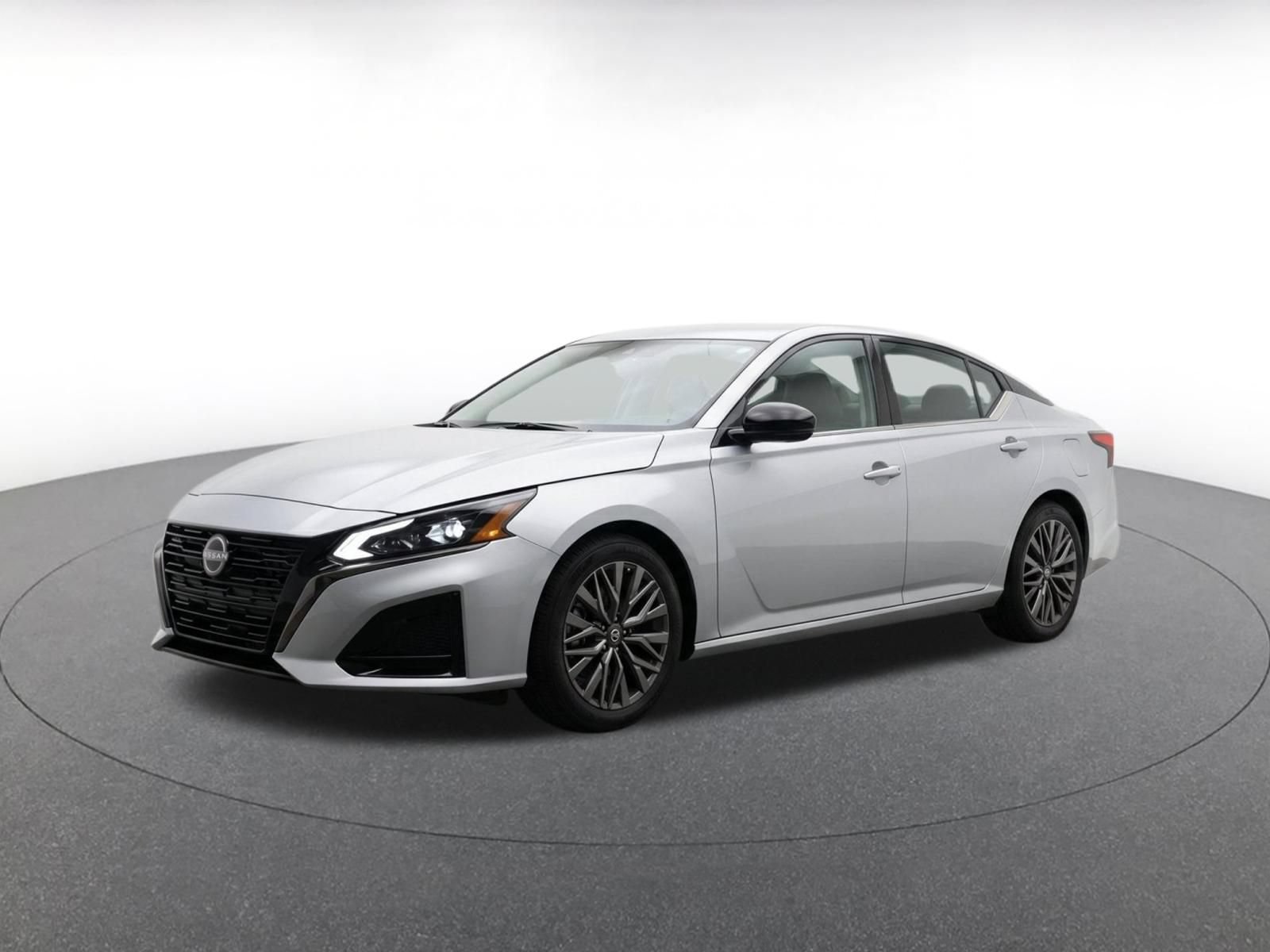Used 2026 Nissan Altima 2.5 SV FWD image 3