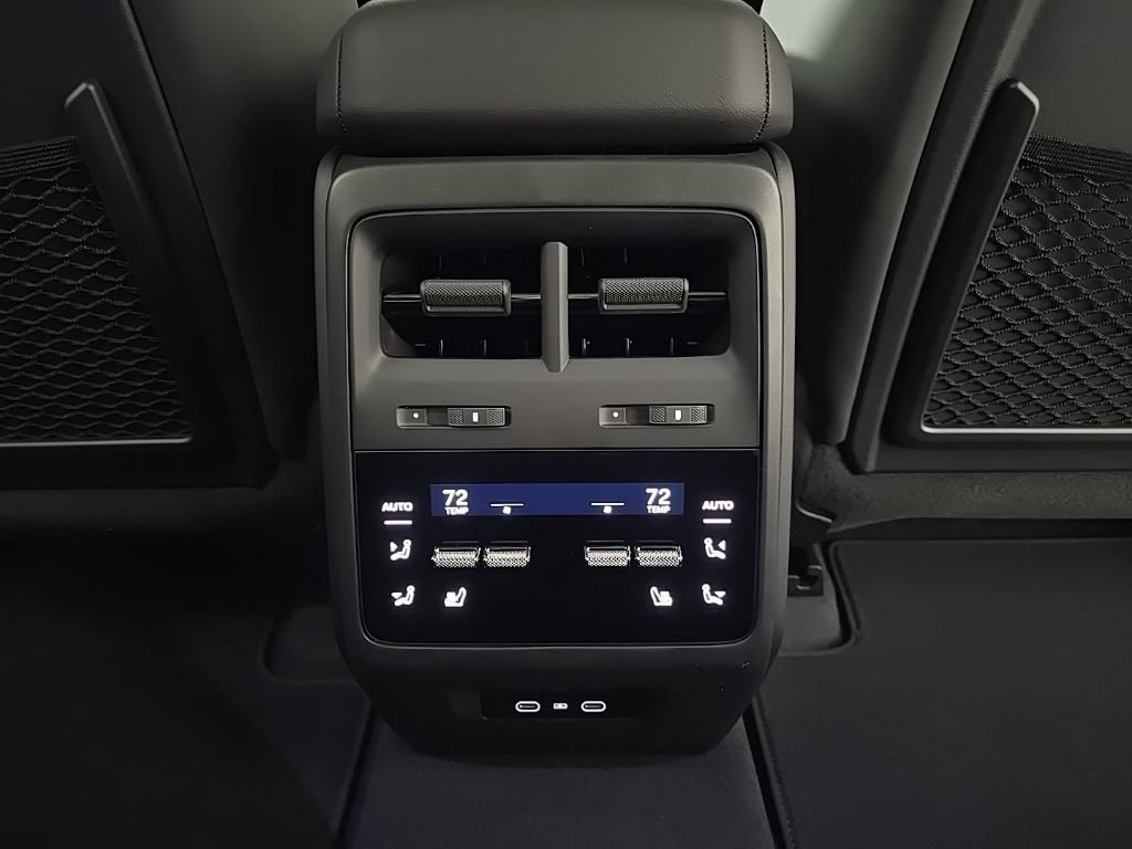 Certified 2025 Porsche Macan Electric RWD image 26