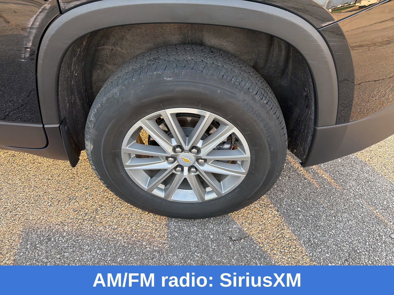 Used 2023 Chevrolet Traverse LT image 28