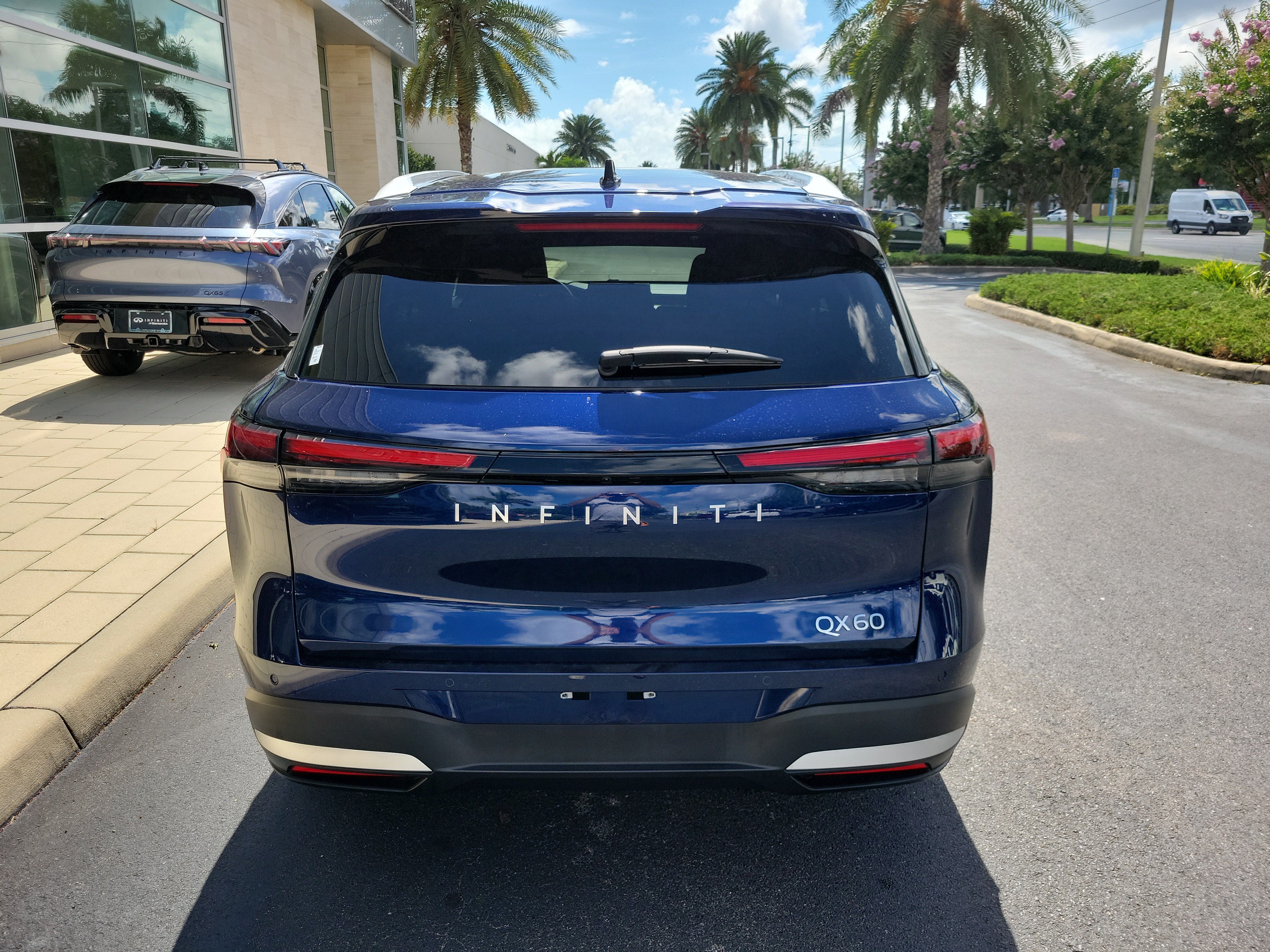 Certified 2026 INFINITI QX60 Luxe w/ Cargo Package FWD image 5