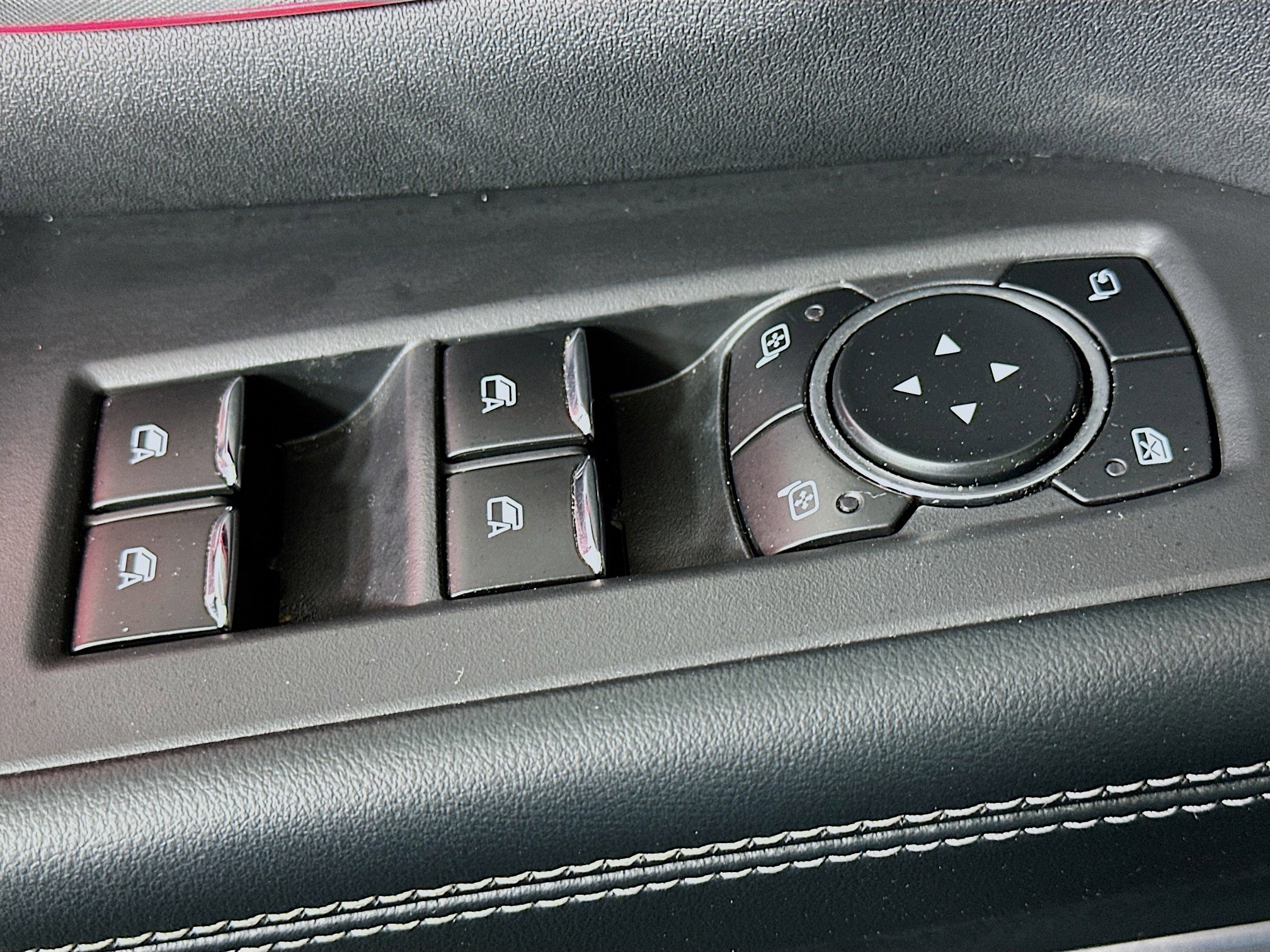 Used 2025 Ford Expedition Platinum image 15