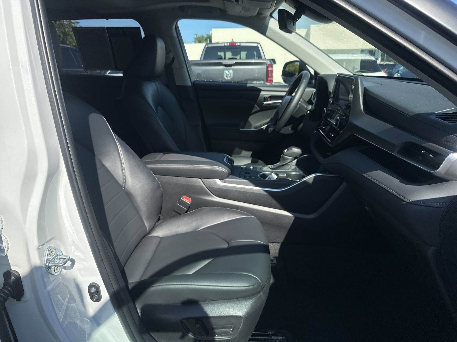 Used 2026 Toyota Highlander XLE AWD/4WD image 22