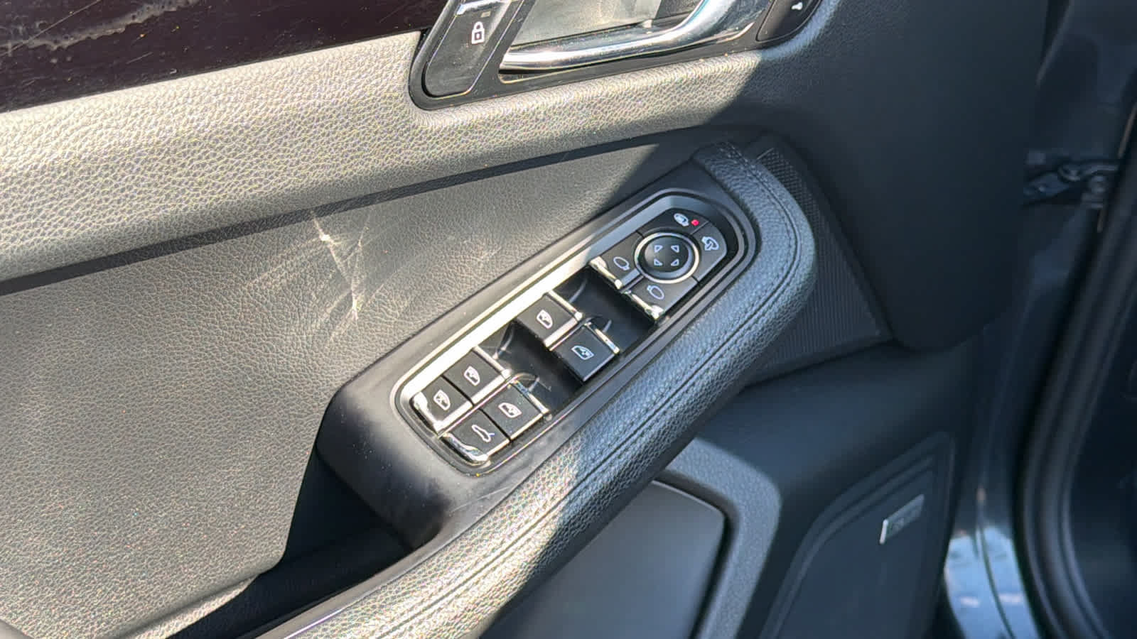Used 2020 Porsche Macan AWD/4WD image 22