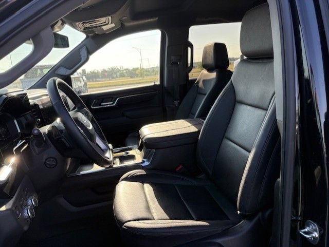 Used 2025 GMC Sierra 1500 SLT AWD/4WD image 8