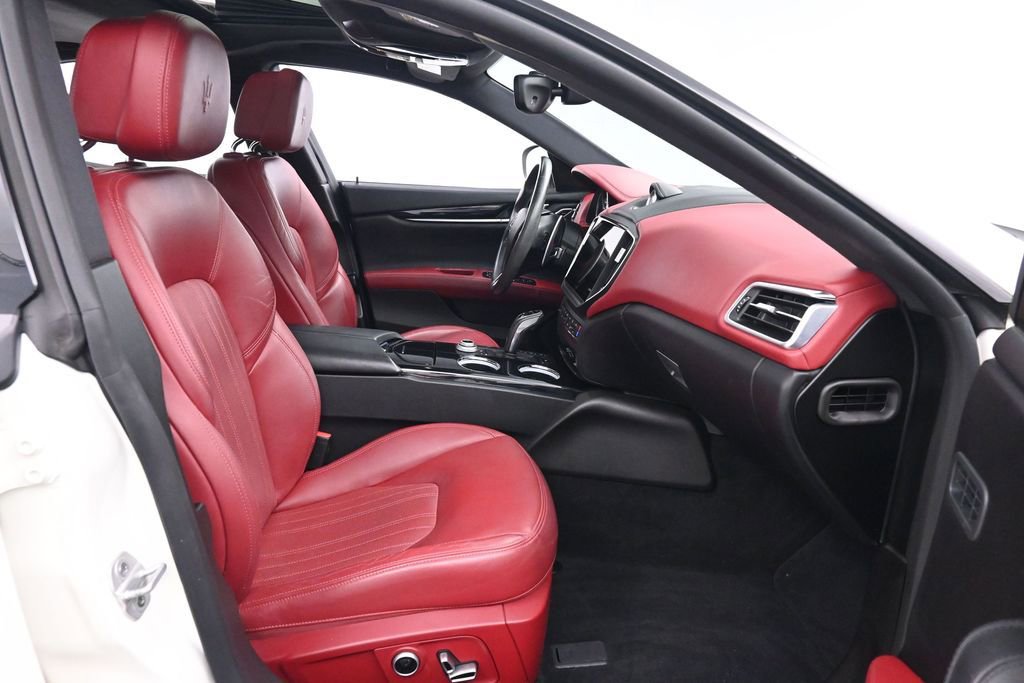 Used 2022 Maserati Ghibli Modena RWD image 43