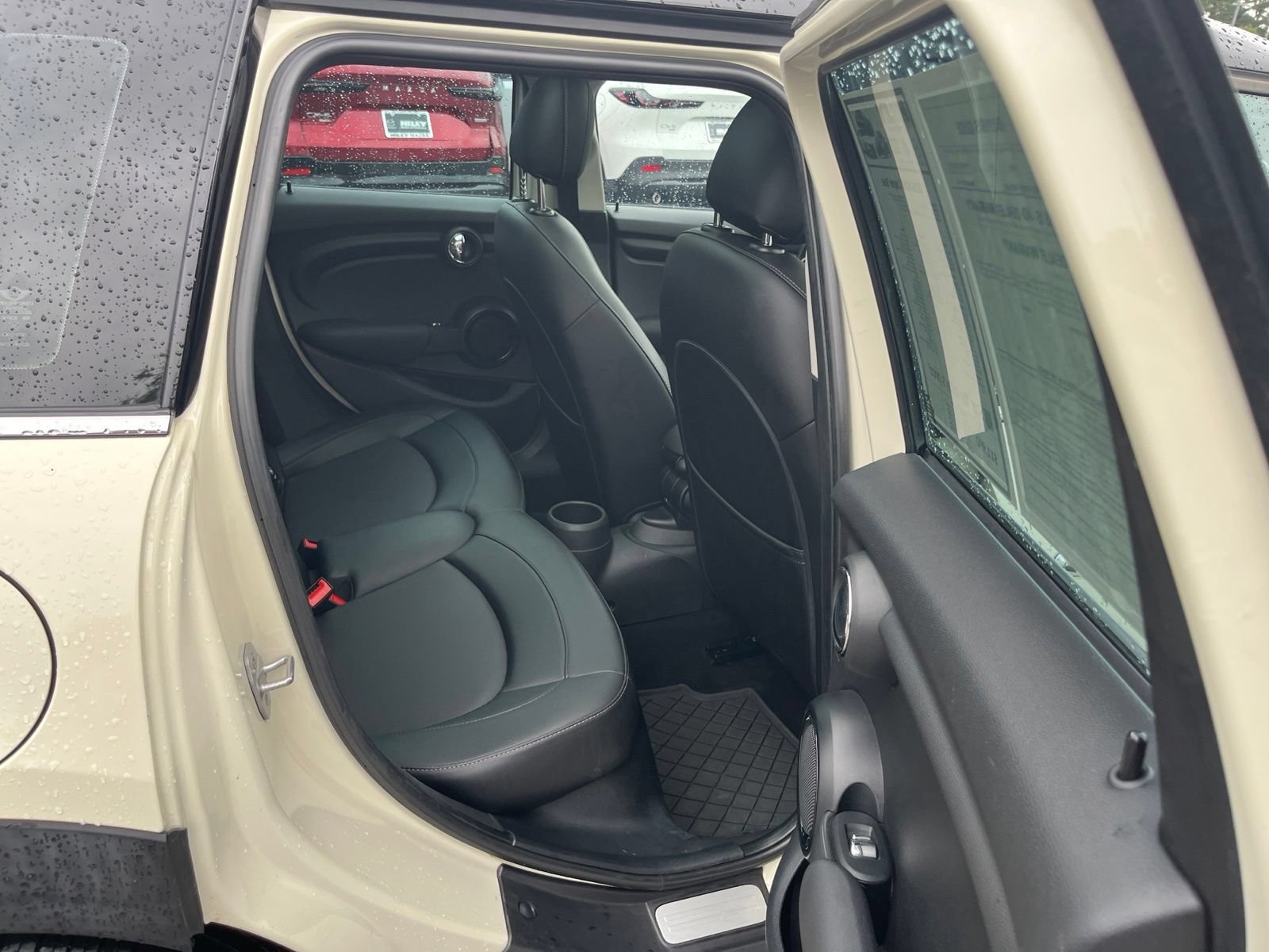 Used 2016 MINI Cooper 4-Door Hardtop FWD image 29