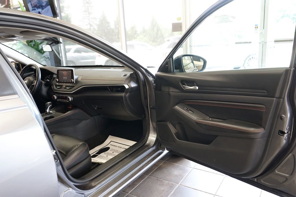 Used 2021 Nissan Altima 2.5 SR FWD image 39