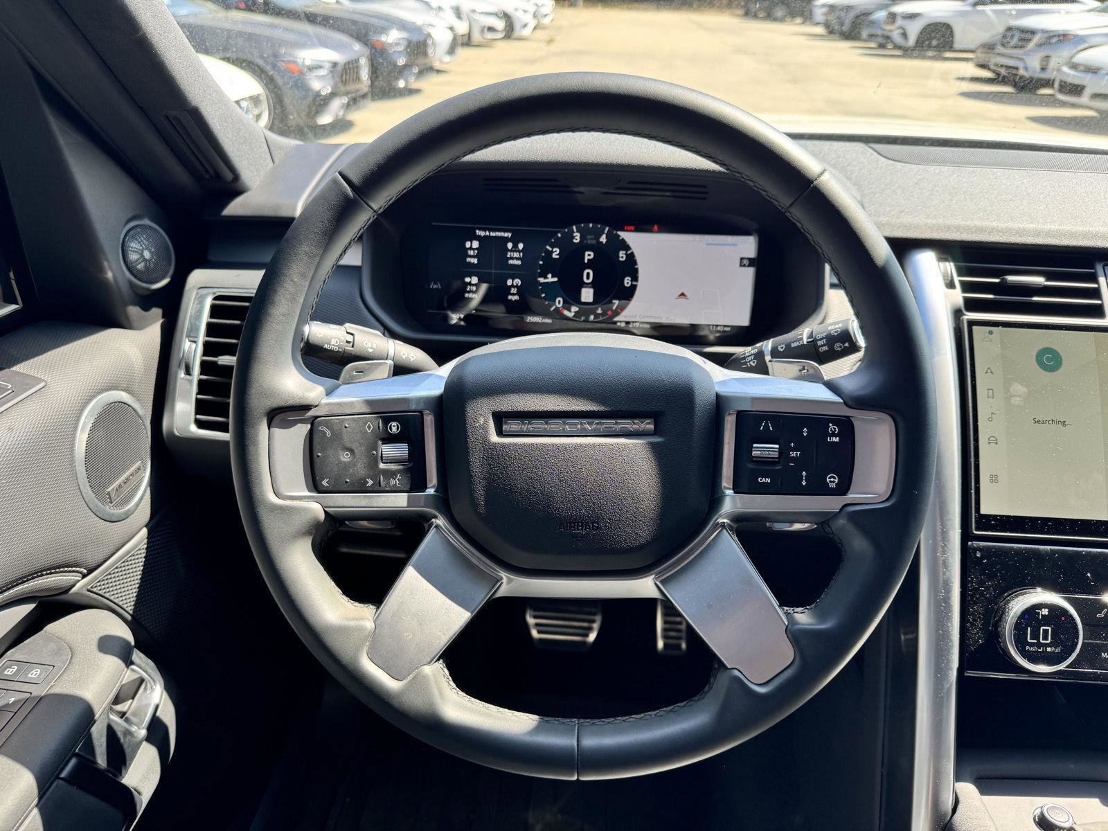 Used 2024 Land Rover Discovery Dynamic SE image 10