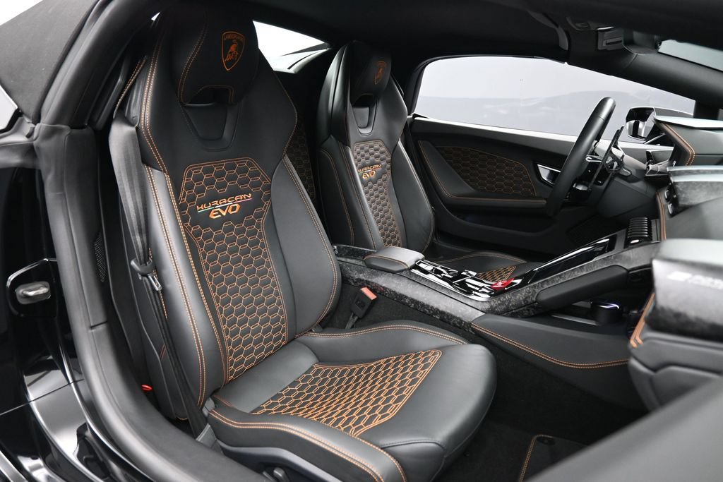 Used 2022 Lamborghini Huracan EVO RWD image 24