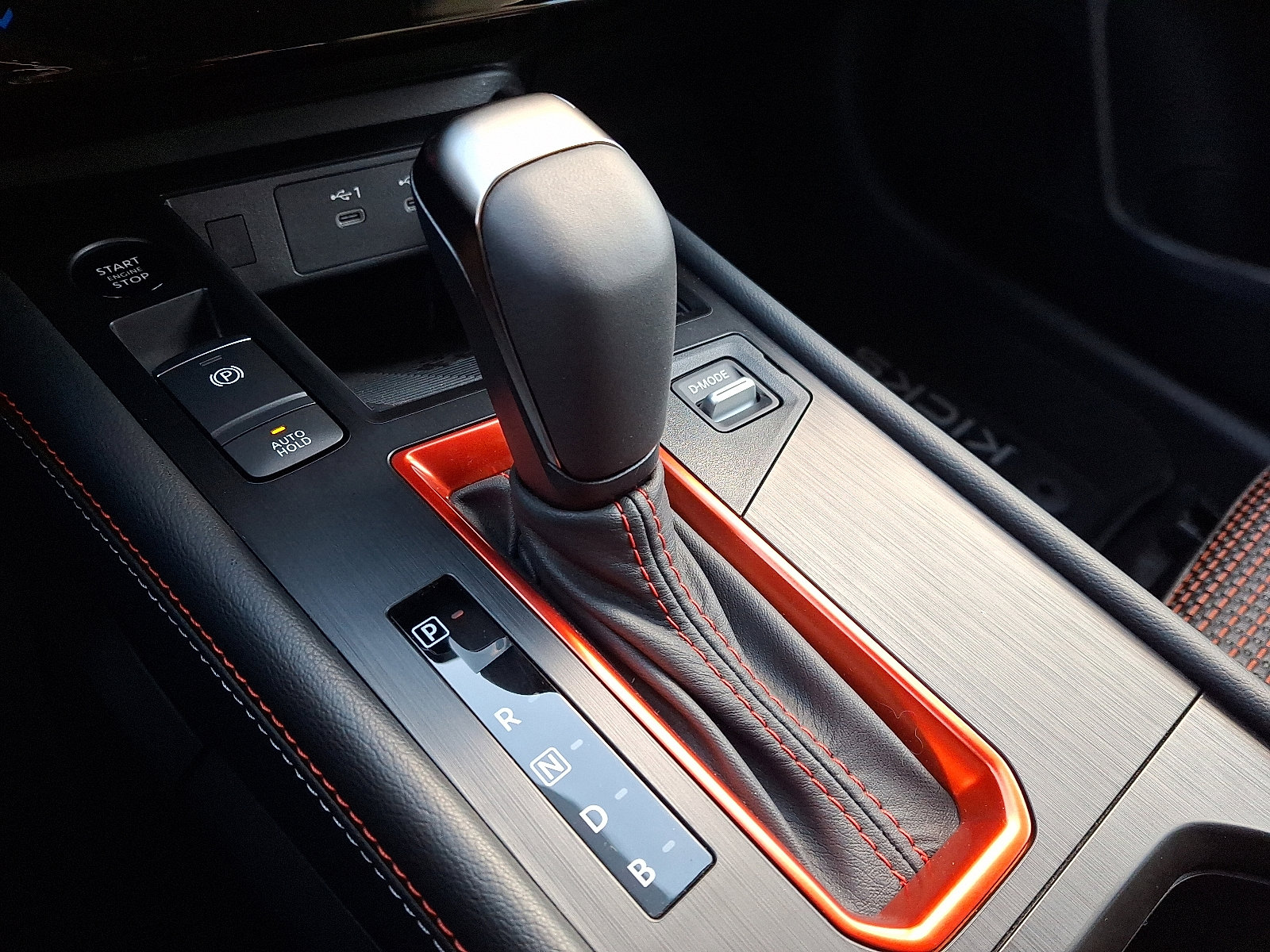 New 2026 Nissan Kicks SR w/ Cold Weather Package image 7