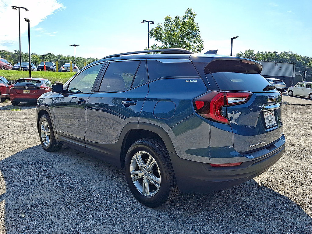 Used 2024 GMC Terrain SLE w/ Driver Convenience Package AWD/4WD image 22