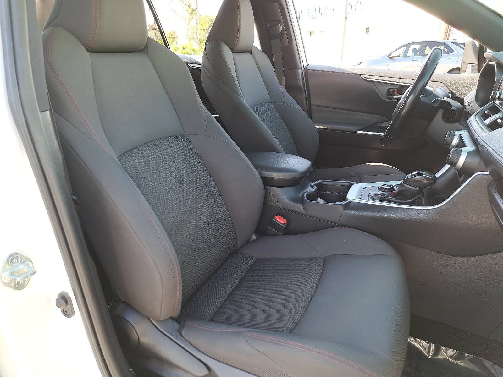 Used 2021 Toyota RAV4 SE w/ Weather & Moonroof Package AWD/4WD image 10