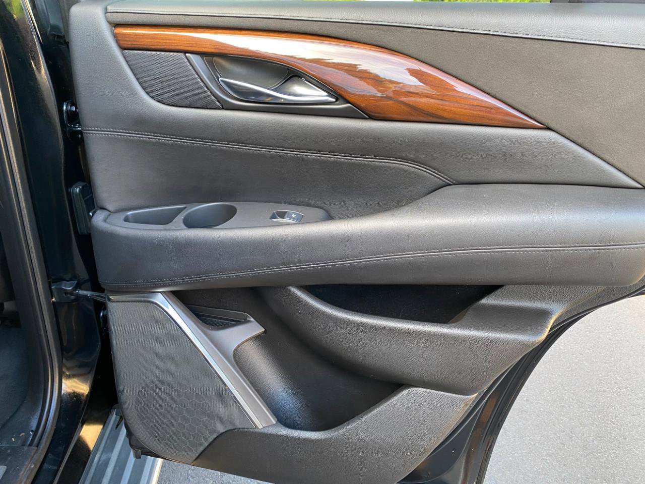 Used 2016 Cadillac Escalade 4WD image 42