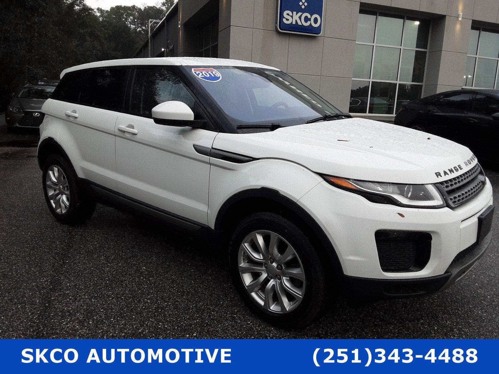 Used 2019 Land Rover Range Rover Evoque SE image 7