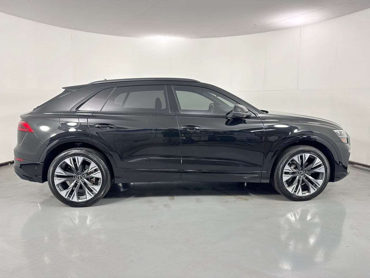 Used 2025 Audi Q8 Premium Plus w/ Premium Plus Package AWD/4WD image 32