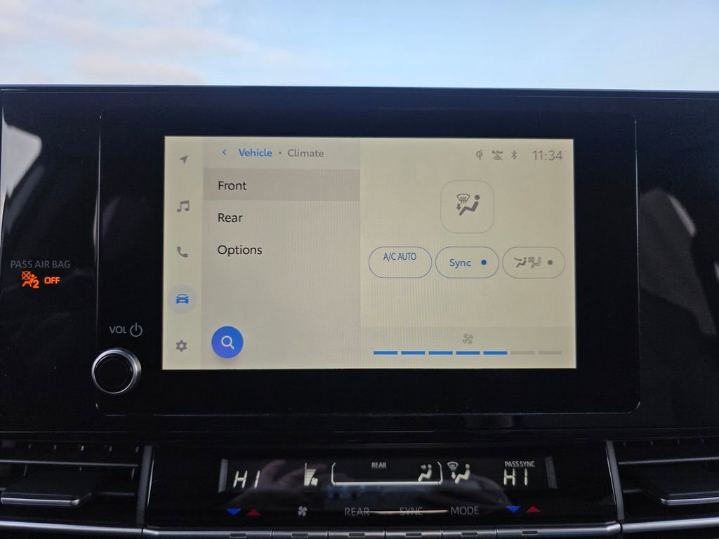 Used 2026 Toyota Sienna LE image 58