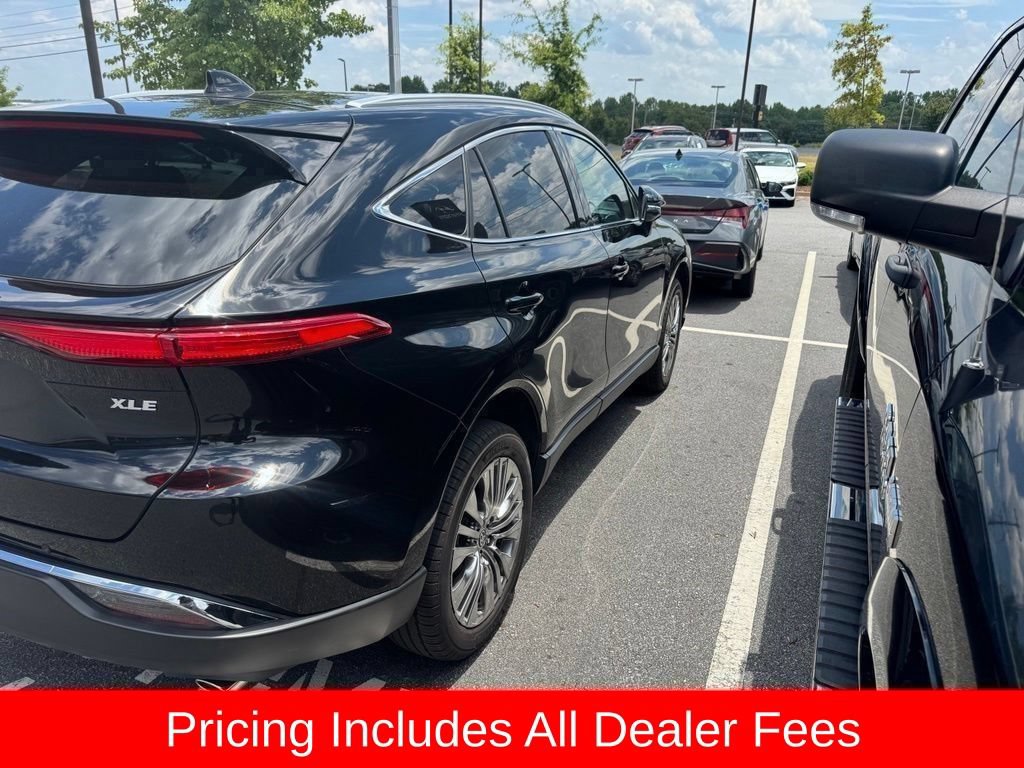 Used 2024 Toyota Venza XLE AWD/4WD image 3