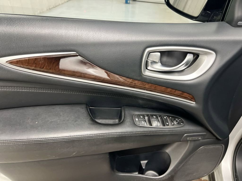 Used 2013 INFINITI JX35 AWD w/ Premium Pkg image 22