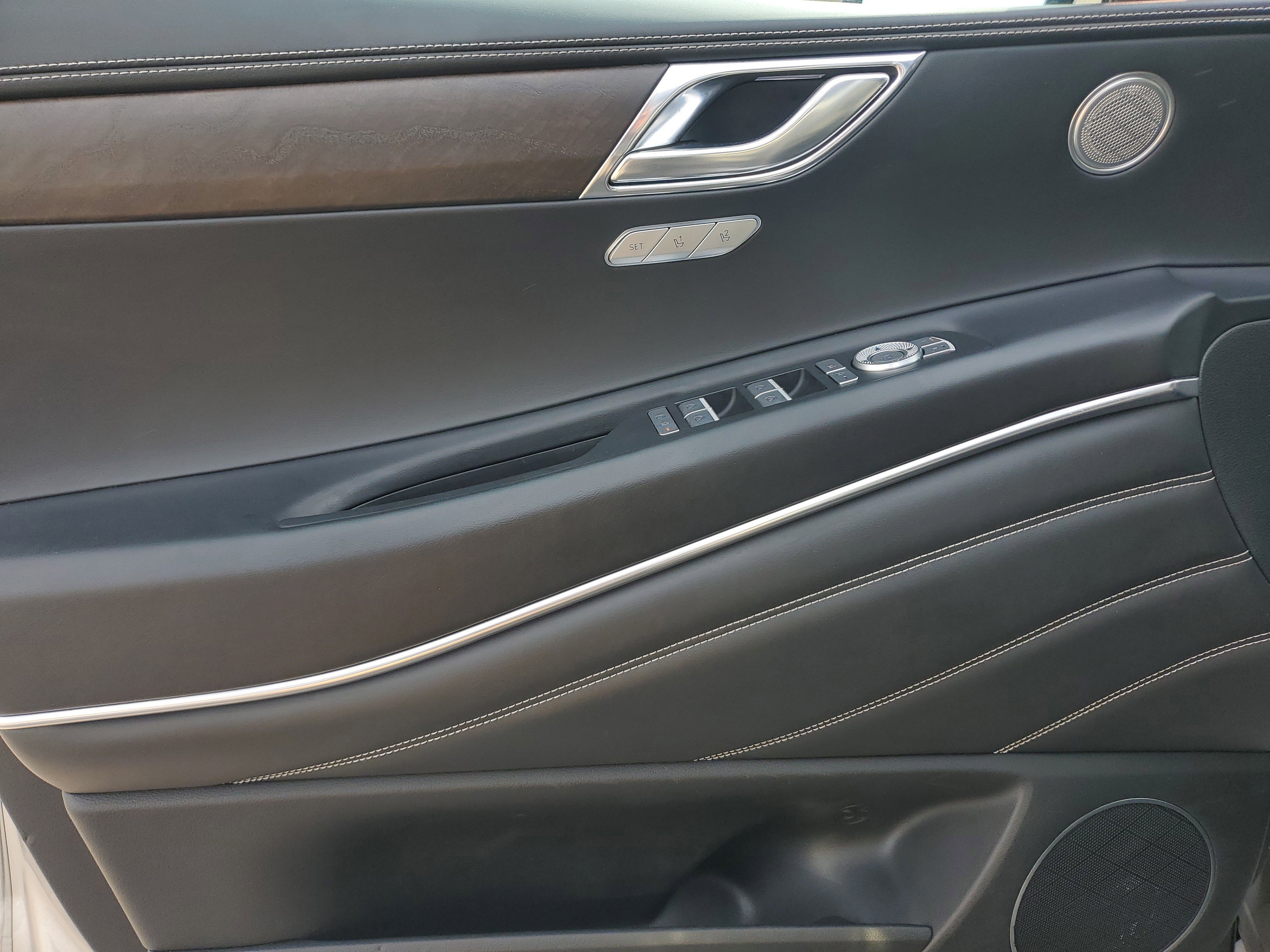 Used 2024 Genesis GV80 2.5T image 18