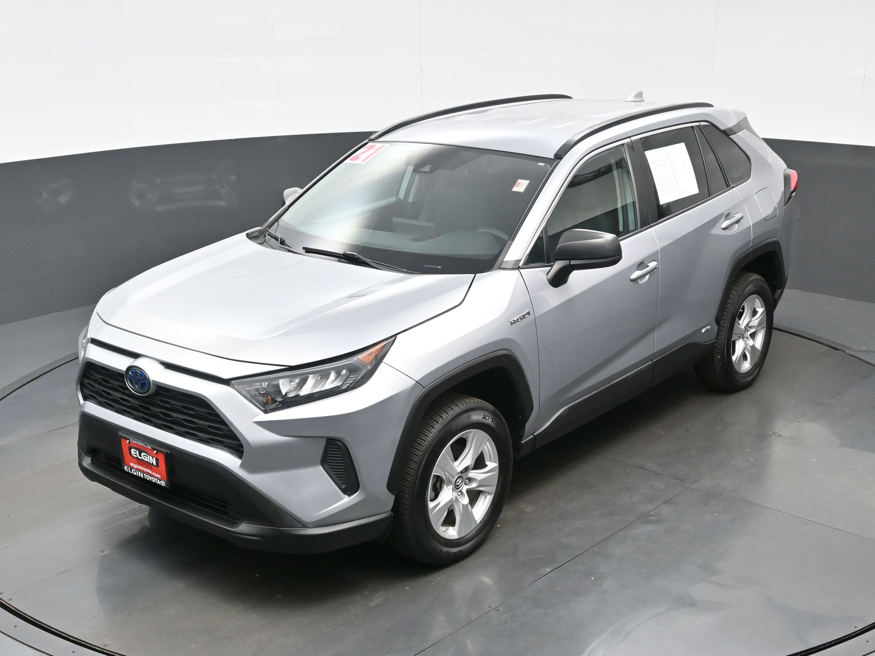 Used 2021 Toyota RAV4 LE image 34