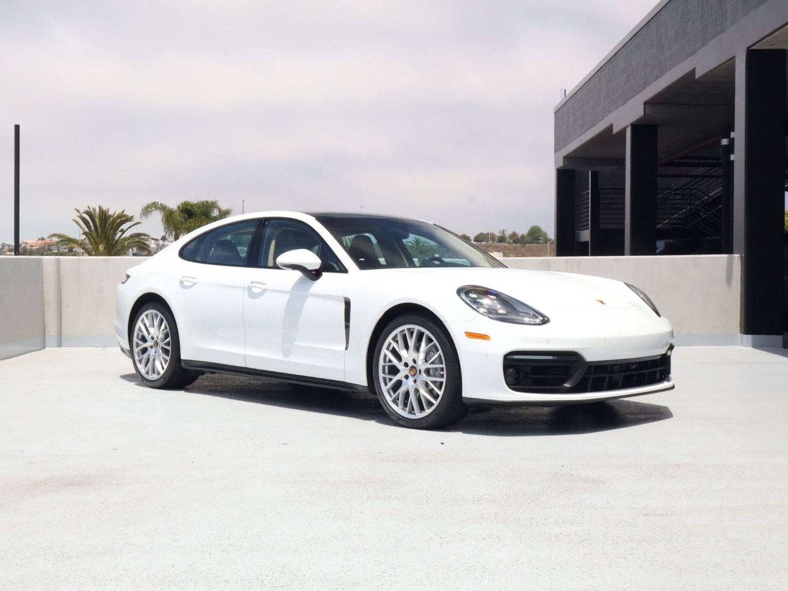 Certified 2023 Porsche Panamera Platinum Edition RWD image 7