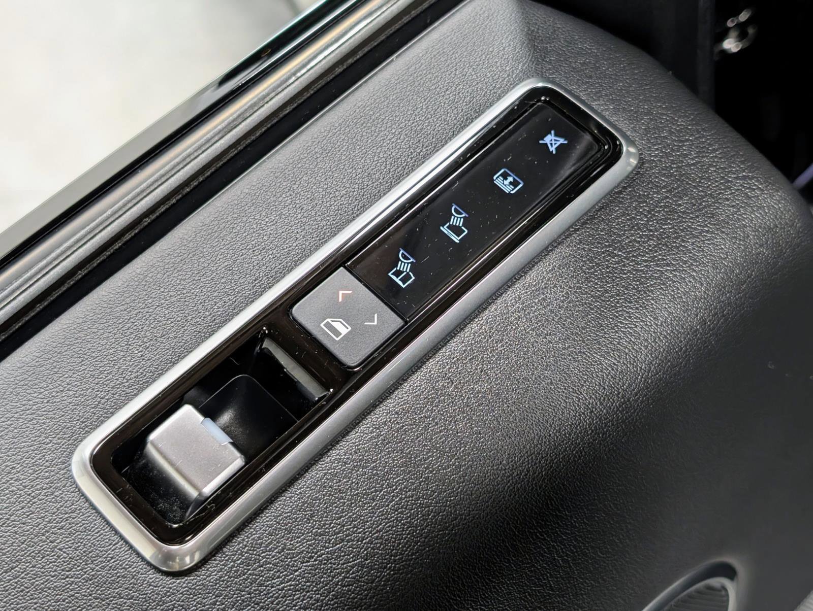 Used 2020 Land Rover Range Rover image 17