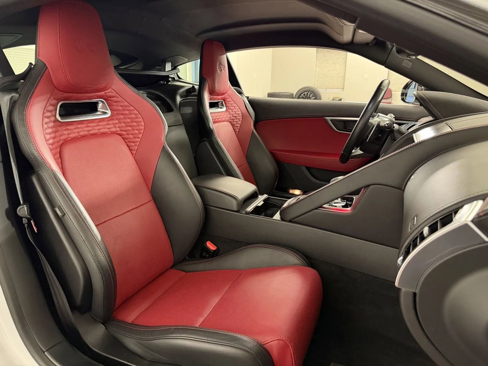 Used 2021 Jaguar F-TYPE R AWD/4WD image 35