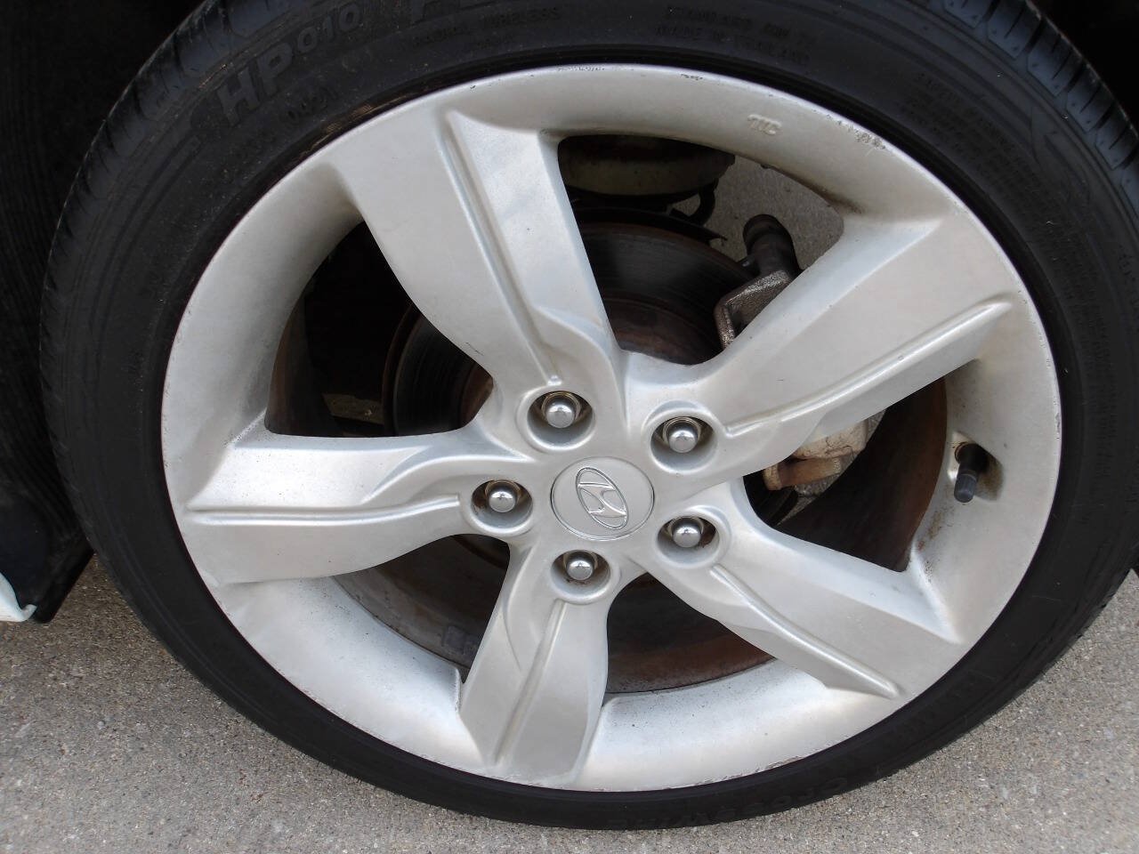 Used 2013 Hyundai Veloster w/ Tech Pkg FWD image 28