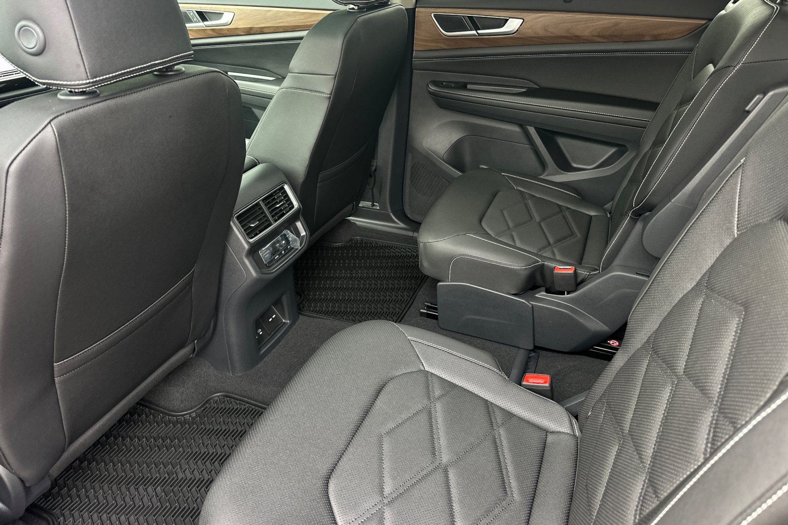 New 2026 Volkswagen Atlas SE AWD/4WD image 10