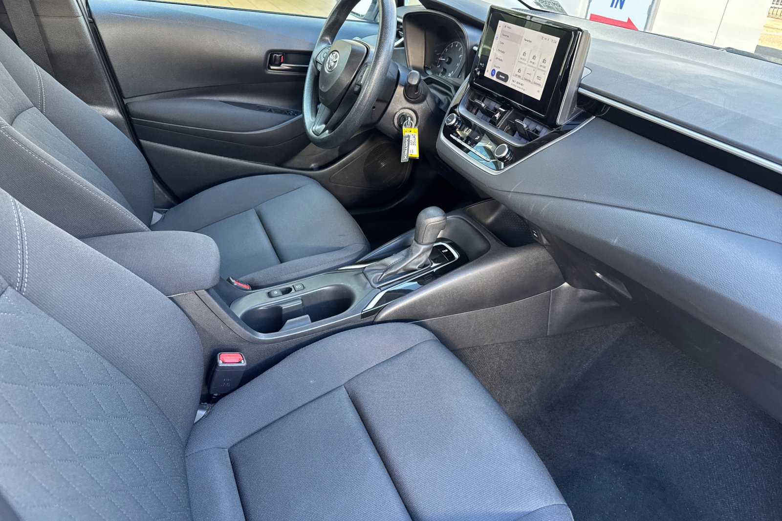 Used 2025 Toyota Corolla LE FWD image 15