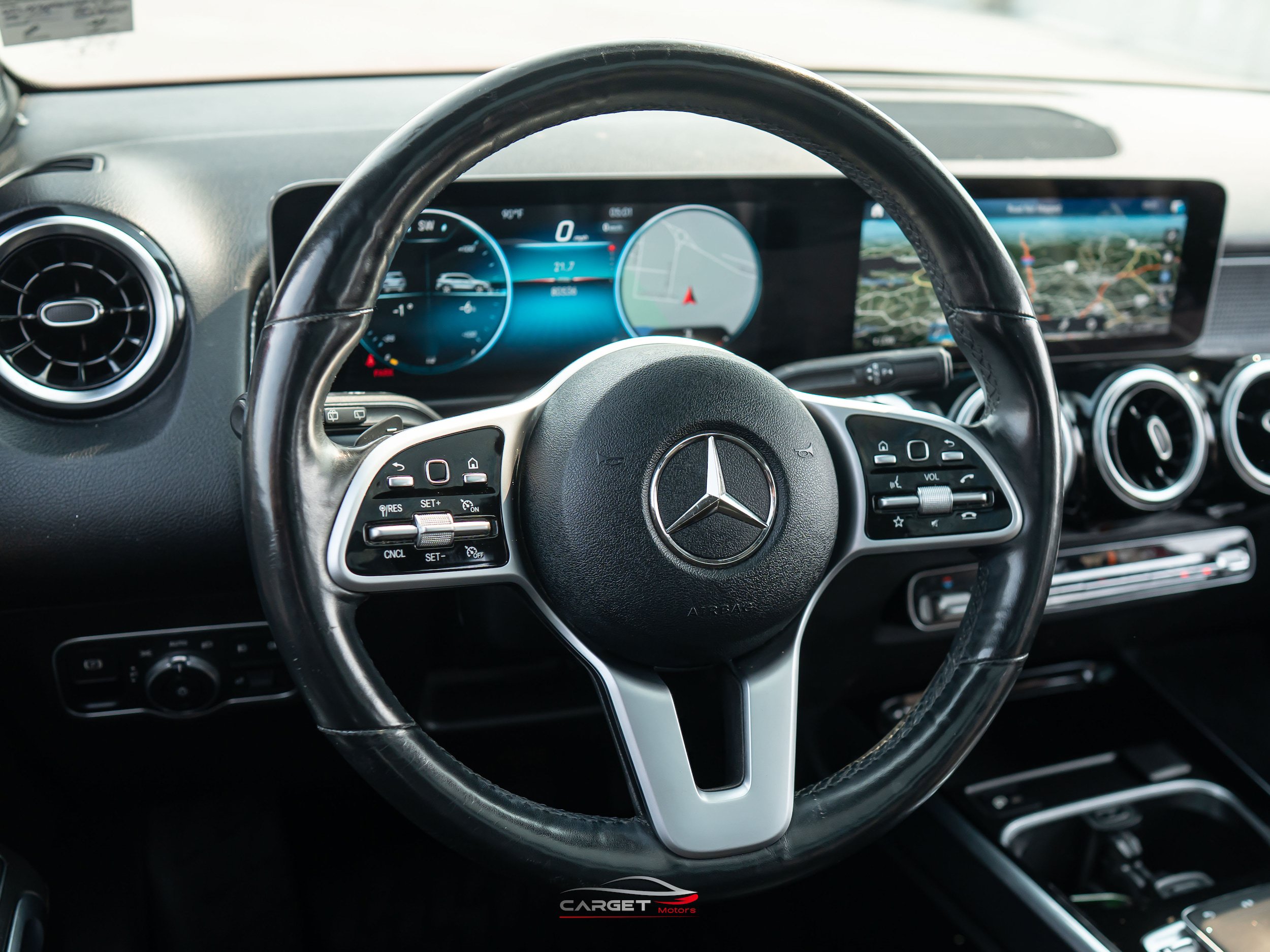 Used 2020 Mercedes-Benz GLB 250 4MATIC w/ Premium Package image 23