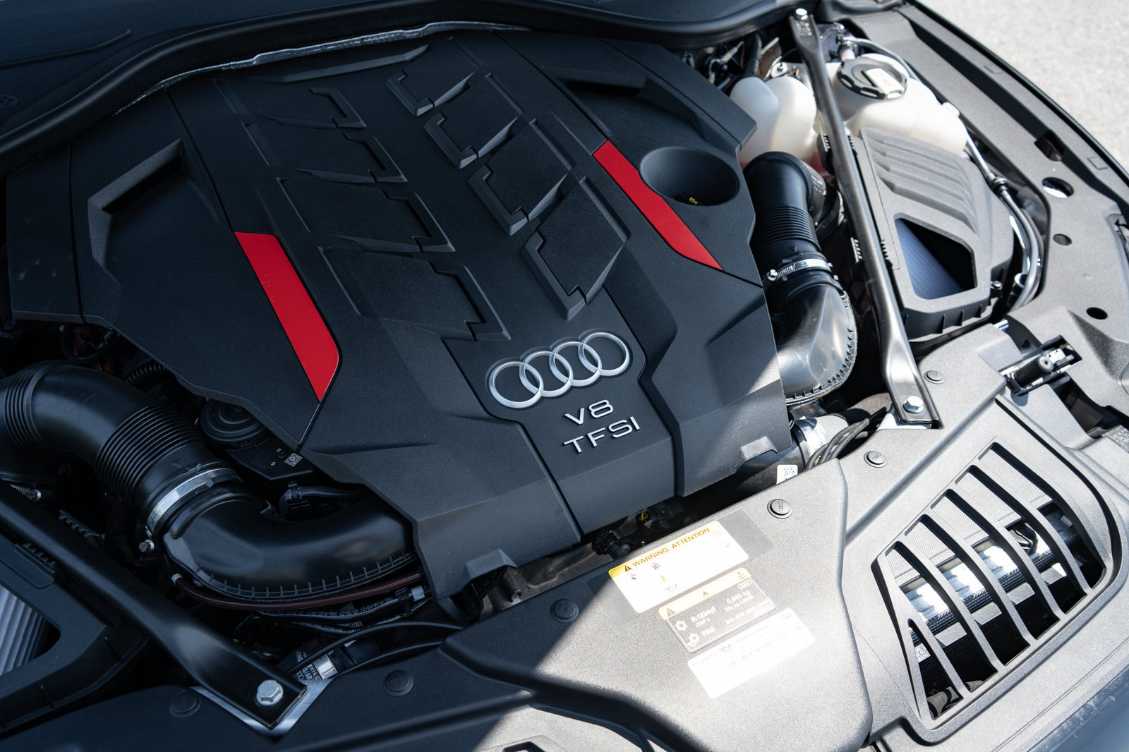 Used 2024 Audi S8 AWD/4WD image 44