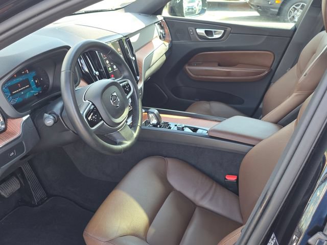 Used 2025 Volvo XC60 B5 Plus AWD/4WD image 20