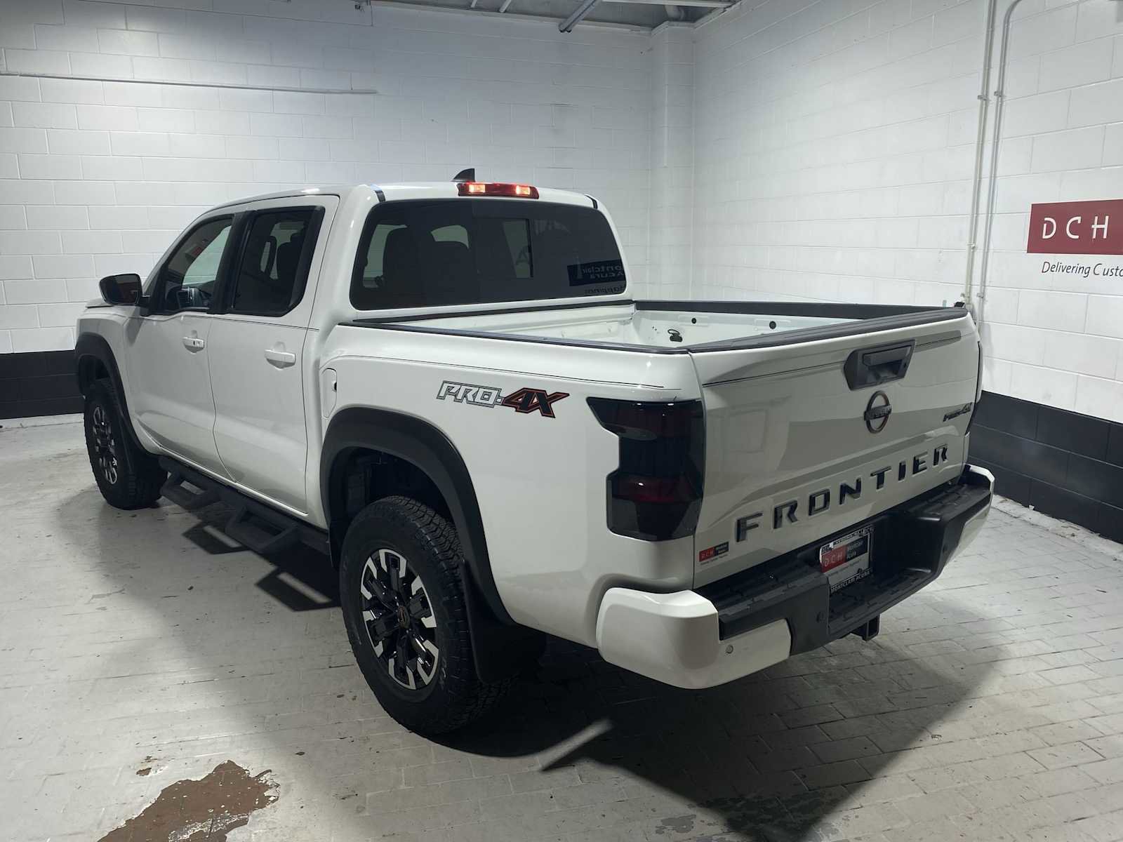 Used 2023 Nissan Frontier PRO-4X w/ Technology Package AWD/4WD image 4