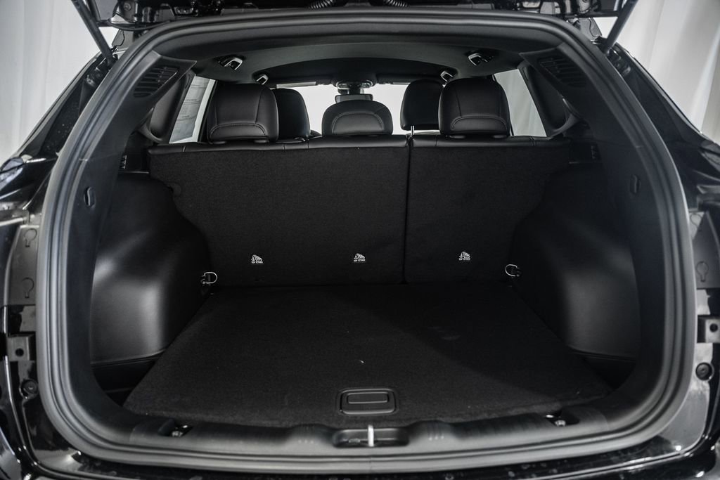 New 2026 Jeep Compass Latitude image 9