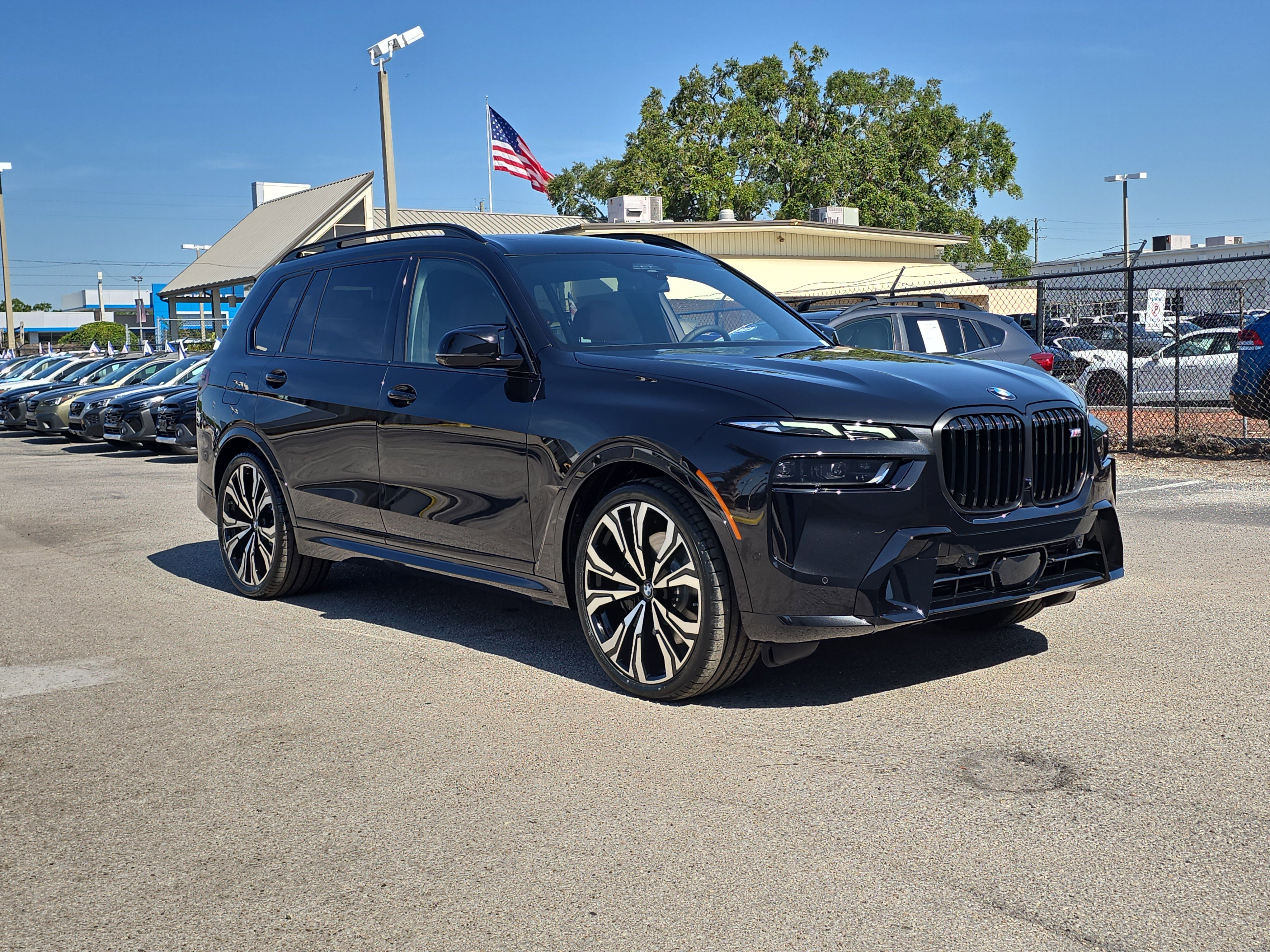 New 2026 BMW X7 M60i image 2