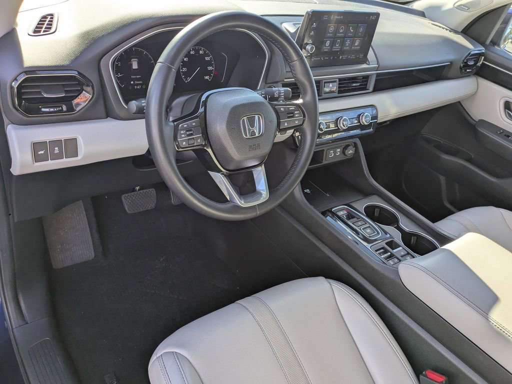 Certified 2023 Honda Pilot Touring image 4