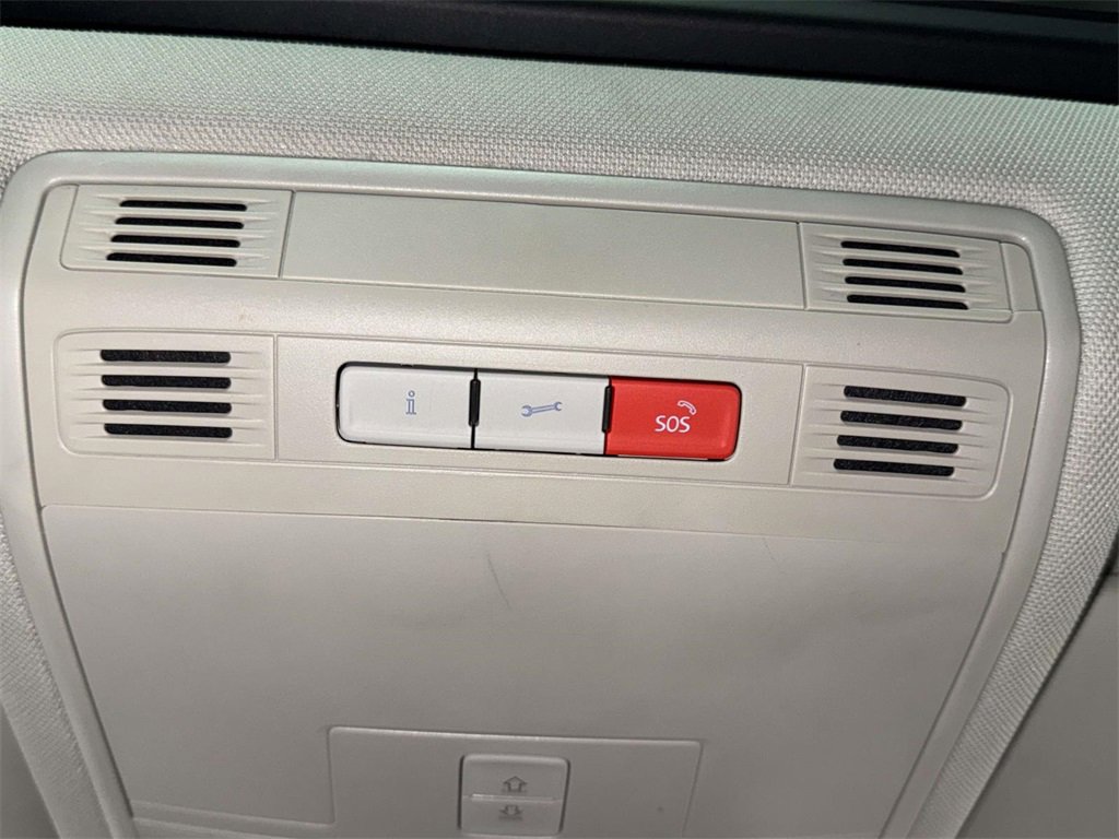 Used 2021 Volkswagen Tiguan SE image 26