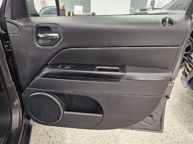 Used 2015 Jeep Patriot High Altitude image 24