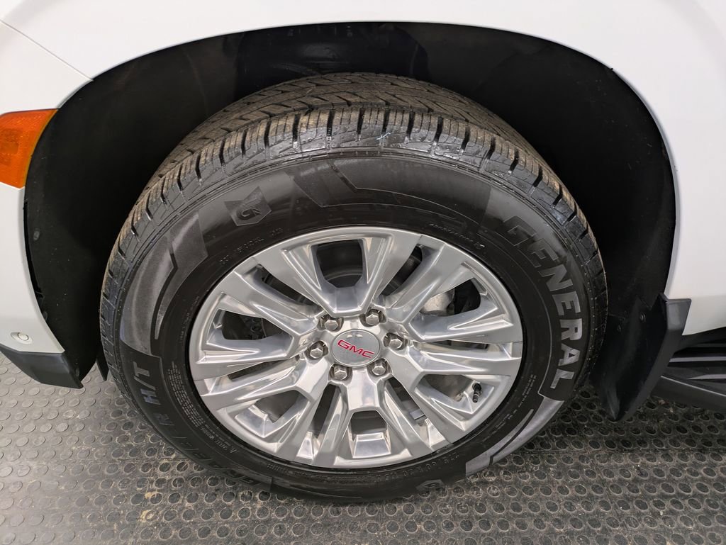 Used 2023 GMC Yukon Denali w/ Advanced Technology Package image 7