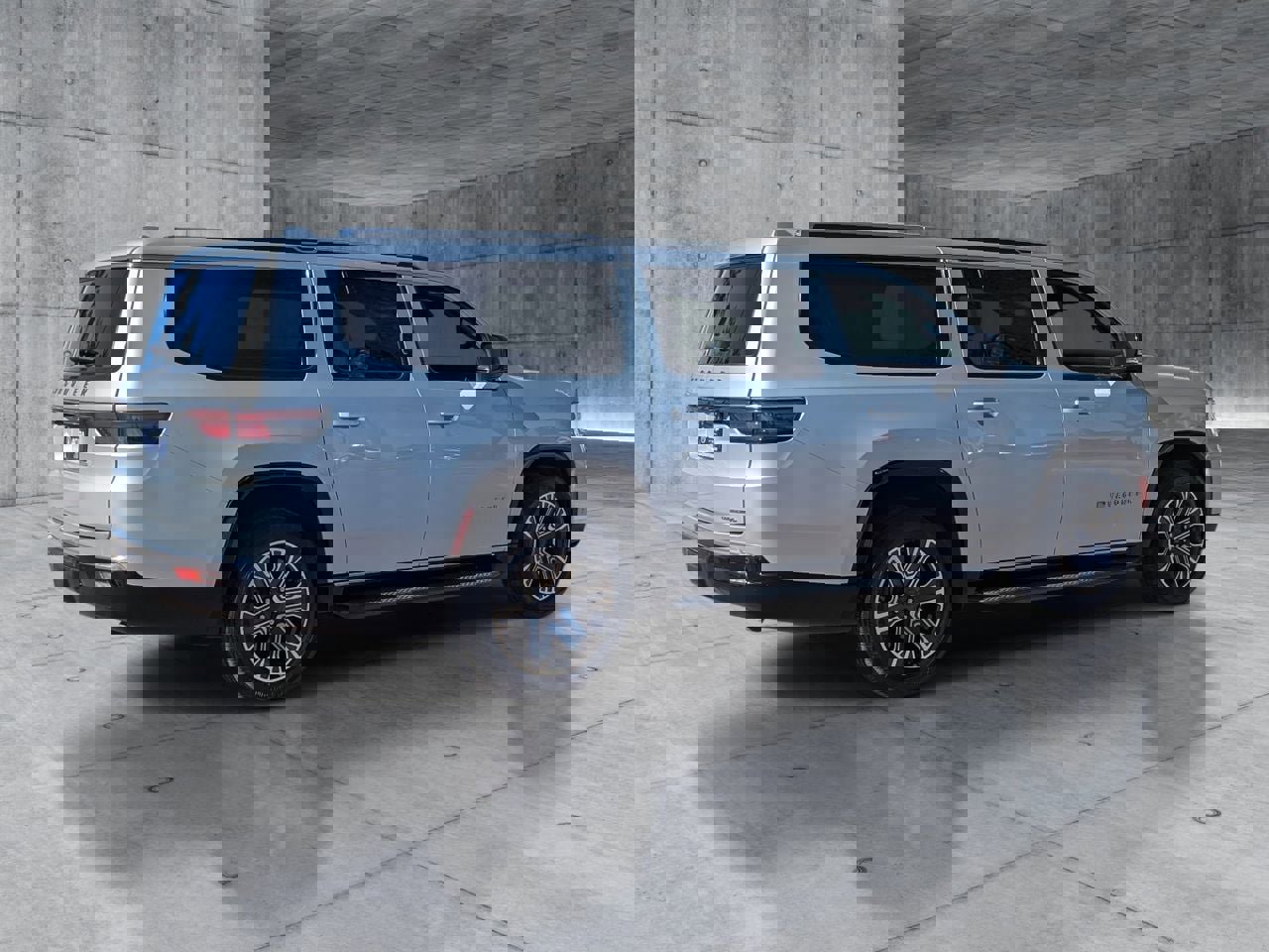 Used 2023 Jeep Wagoneer L Series II image 5