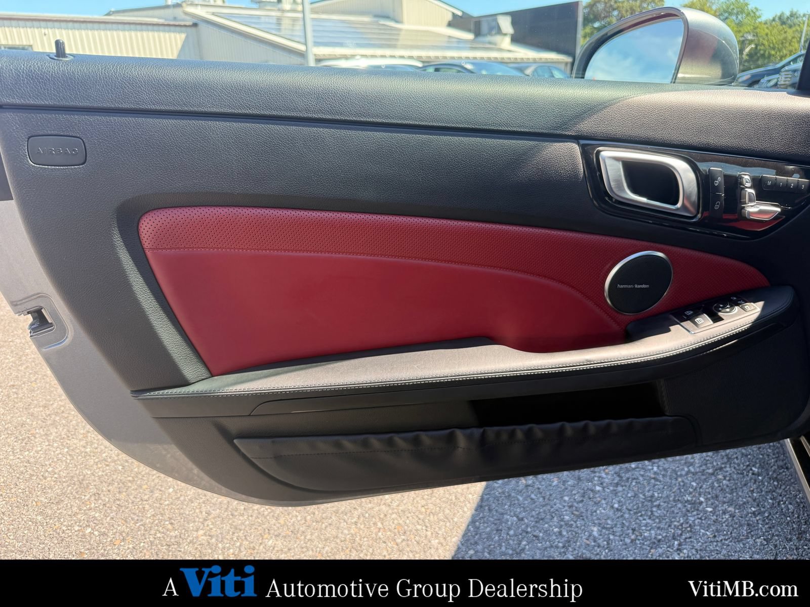 Used 2017 Mercedes-Benz SLC 300 image 20