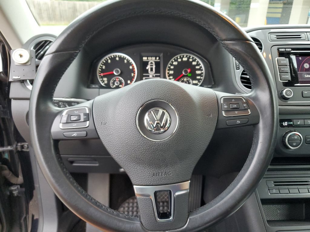 Used 2013 Volkswagen Tiguan SEL FWD image 20