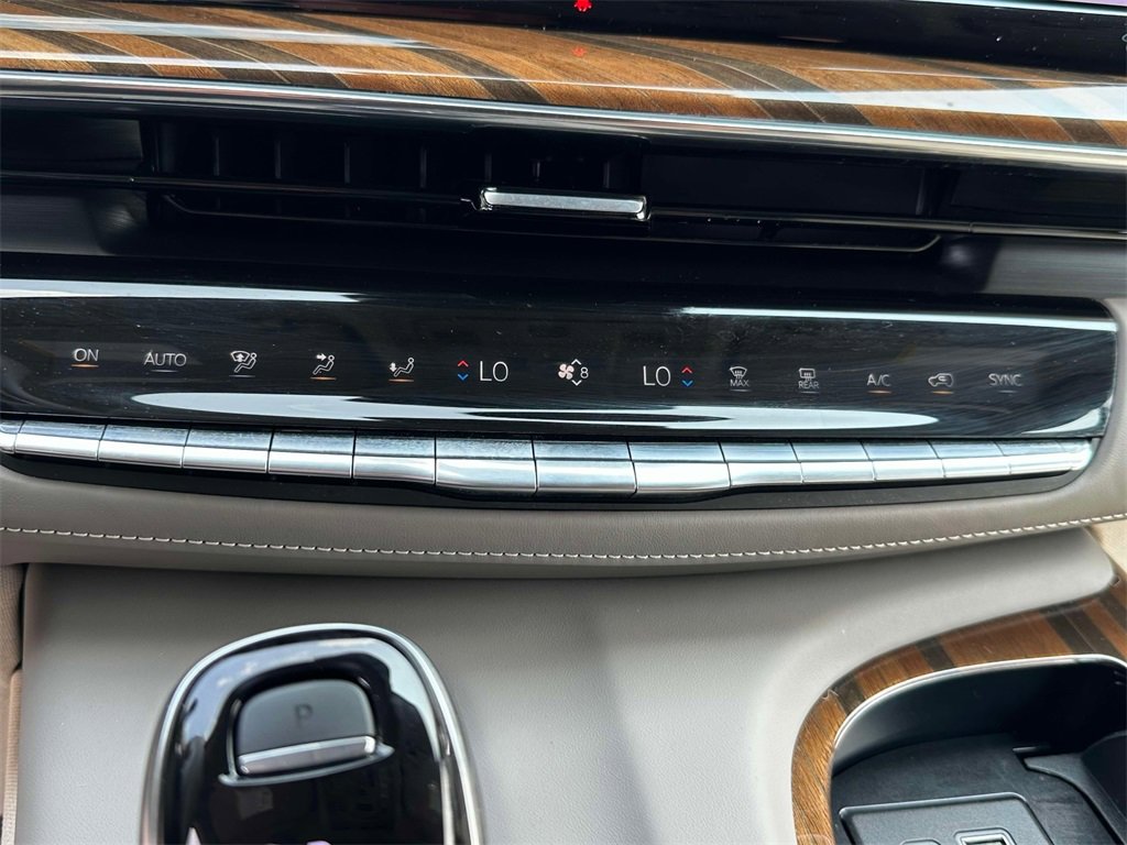 Certified 2024 Cadillac Escalade ESV Sport Platinum w/ LPO, ONYX Package image 28