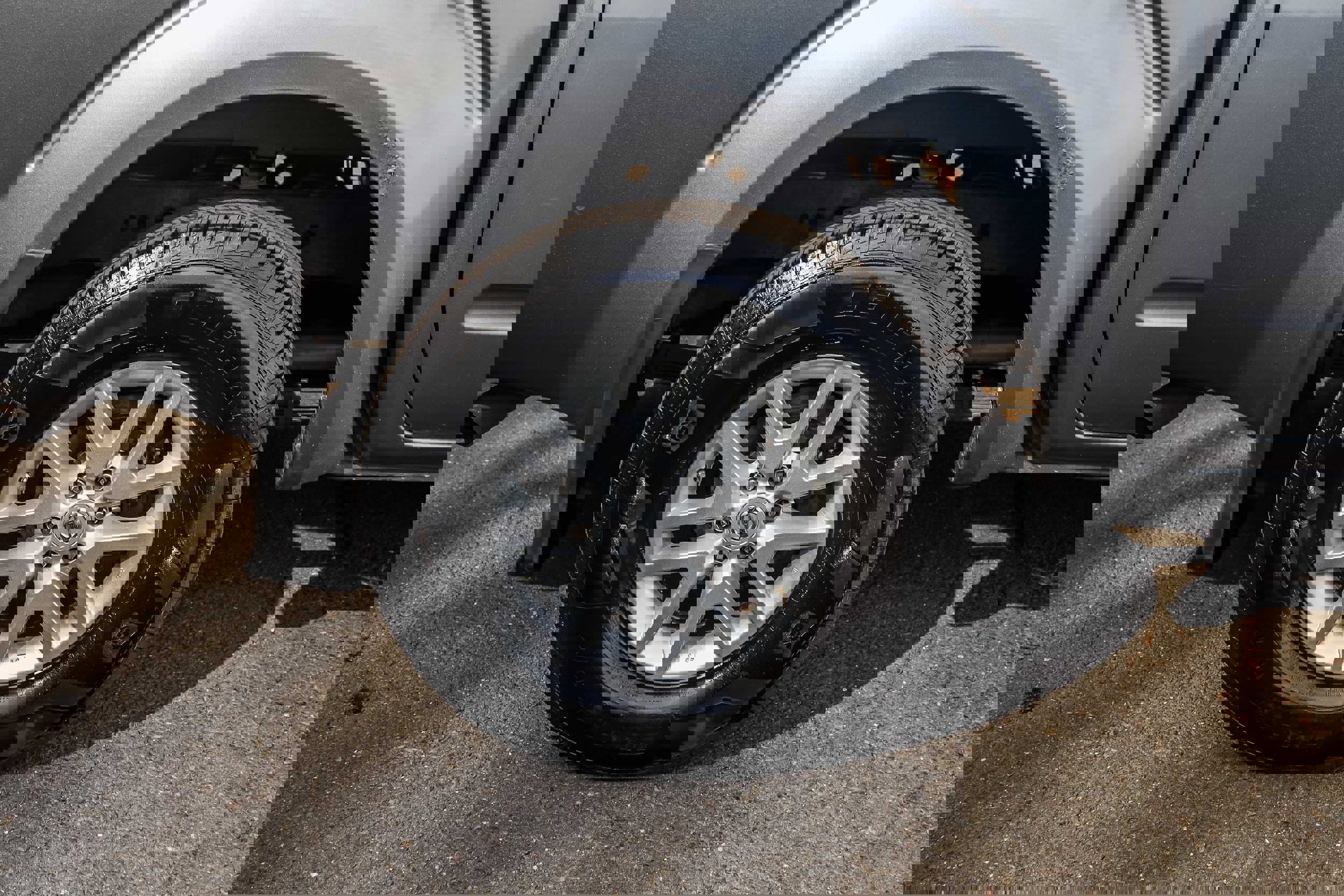 Used 2017 Nissan Frontier SV image 6