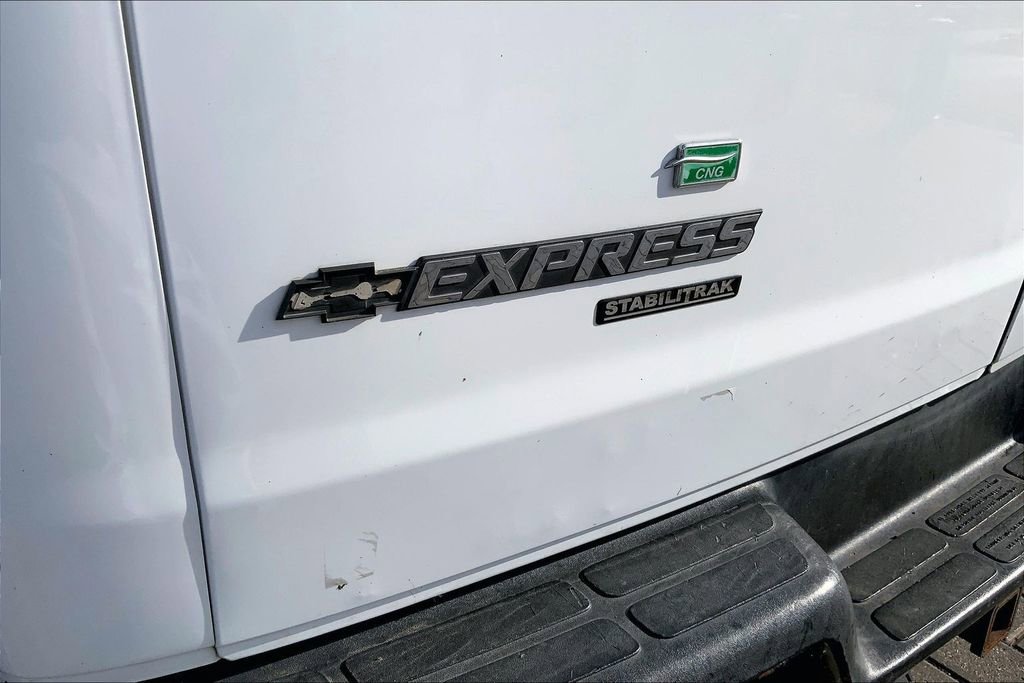 Used 2015 Chevrolet Express 2500 image 18