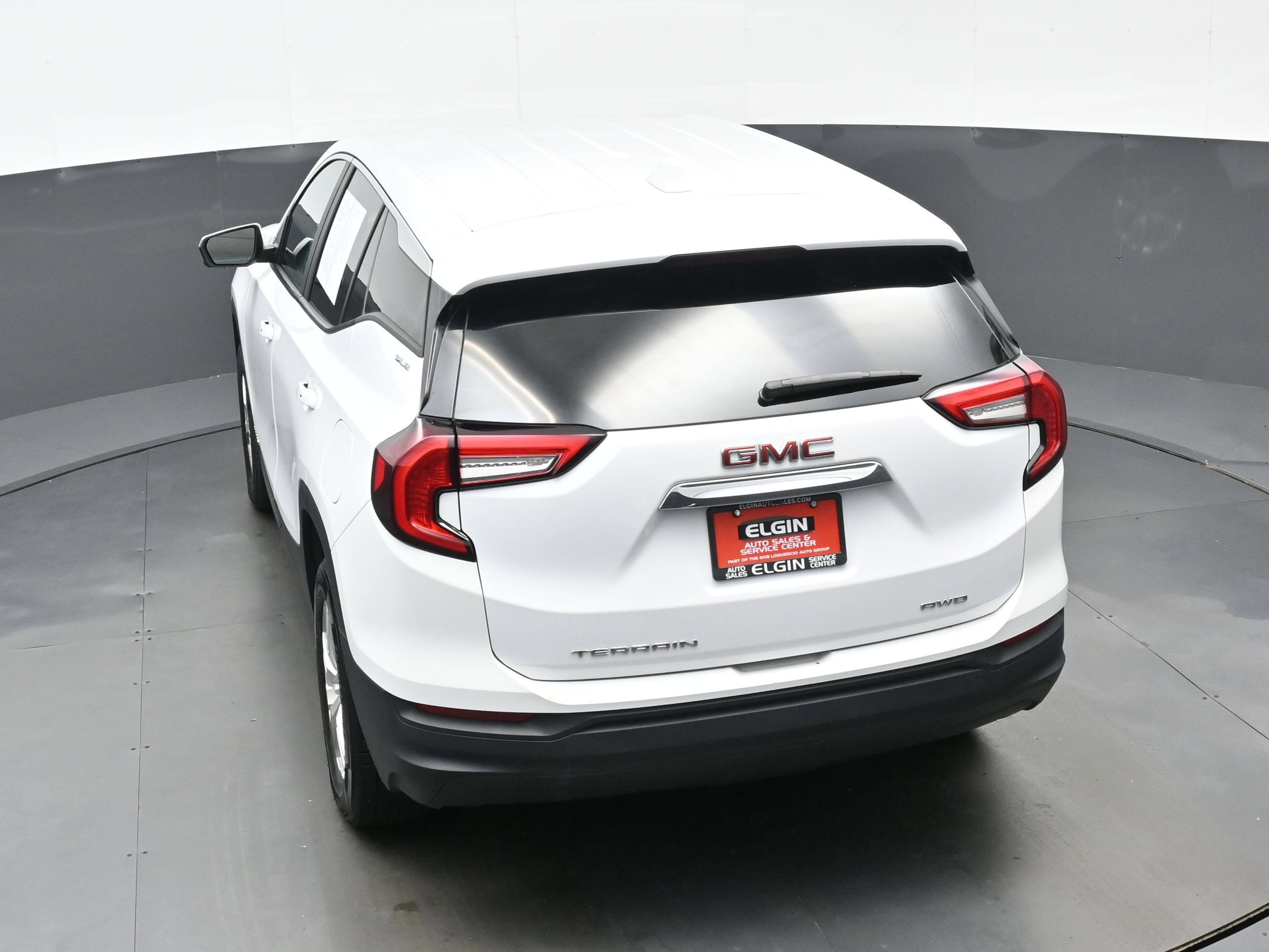 Used 2024 GMC Terrain SLE AWD/4WD image 35