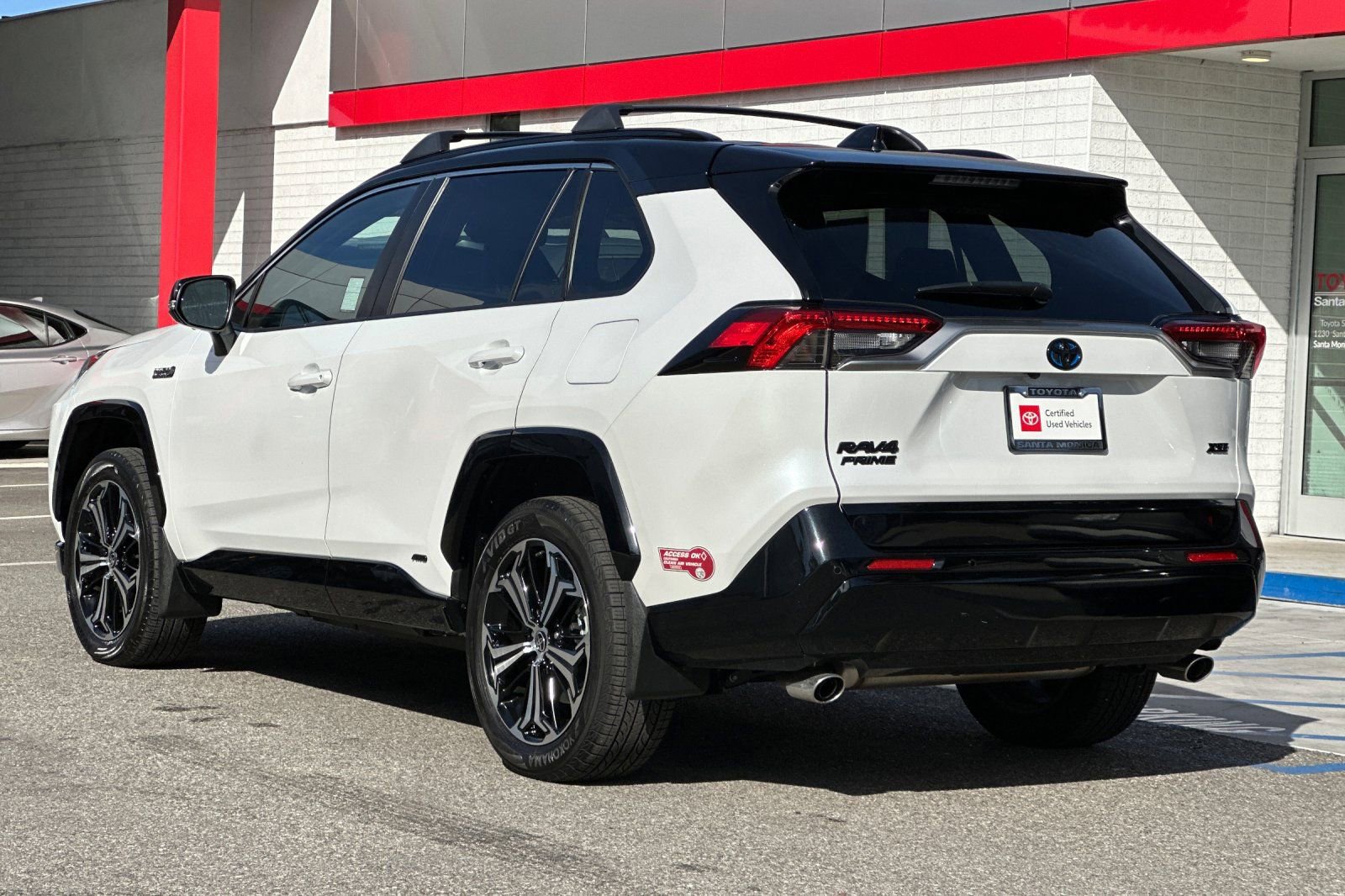 Certified 2023 Toyota RAV4 XSE w/ Premium Package AWD/4WD image 6