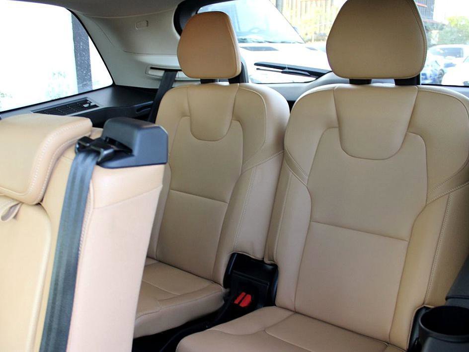 Used 2016 Volvo XC90 T6 Momentum image 23